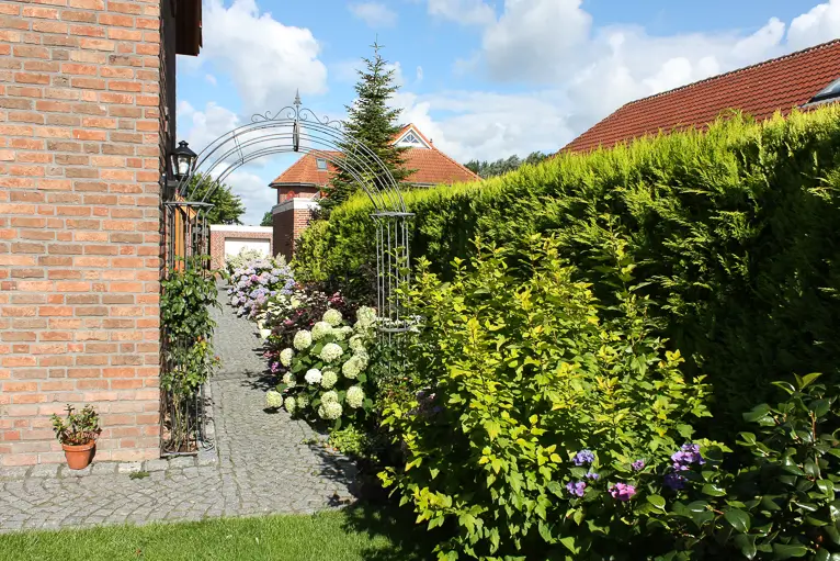 Ferienhaus Henny mit Terrase und Garten